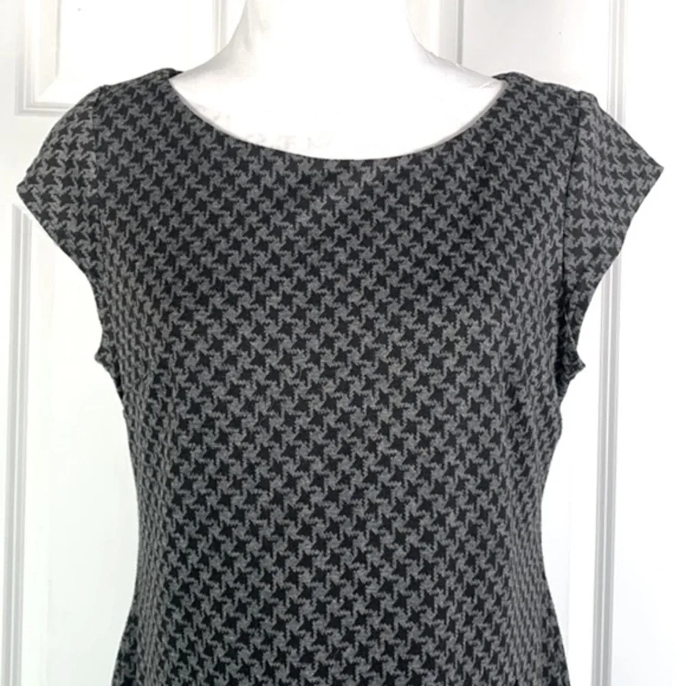 R&K Houndstooth Print Sheath Dress - Picture 4 of 10